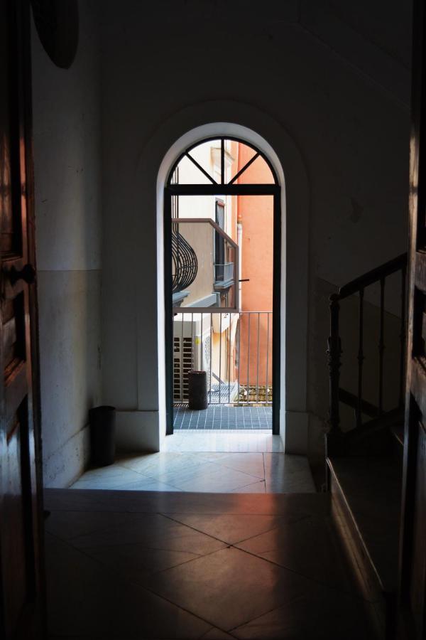 Porta Felu Apartment ซาแลร์โน ภายนอก รูปภาพ
