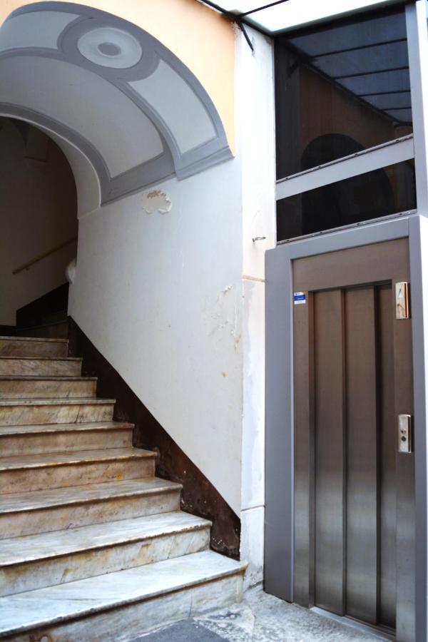 Porta Felu Apartment ซาแลร์โน ภายนอก รูปภาพ