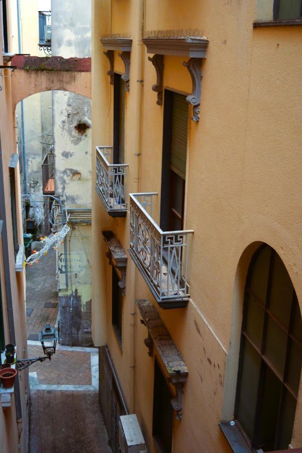 Porta Felu Apartment ซาแลร์โน ภายนอก รูปภาพ
