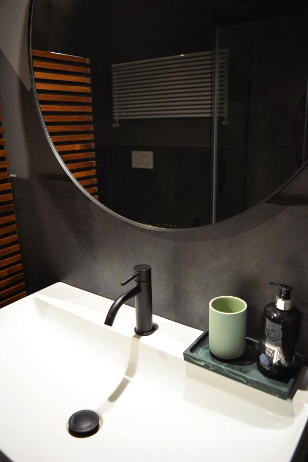 Porta Felu Apartment ซาแลร์โน ภายนอก รูปภาพ
